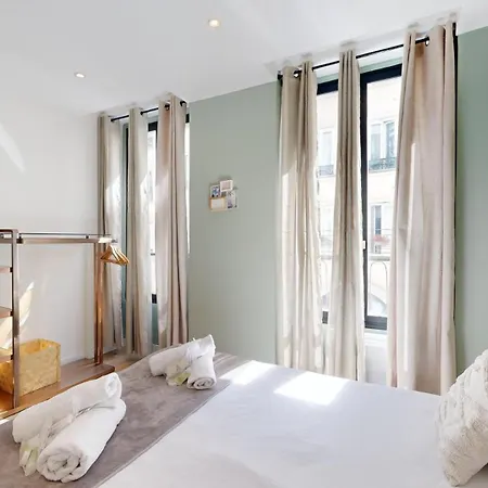 126 Abraham - Superbe A Paris